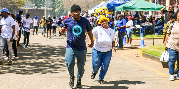 East meets West Campus as Sikhumbuzo Maisela and Motsheoa Ntje tackle the course together